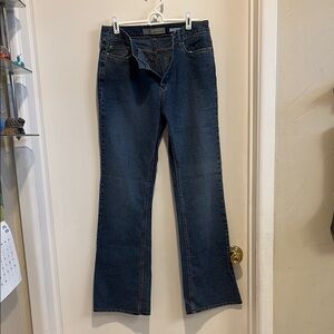 Never-worn Old Navy - bootcut, “at waist”, stretch - size 8 Women's Jeans